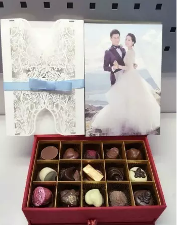 吴奇隆发家史：从摆地摊到如今亿万身家