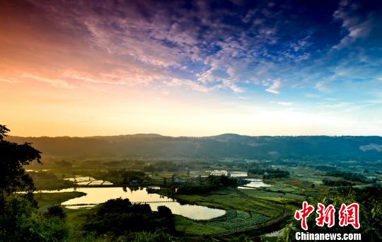 政策红利为内地农民工返乡创业拓“致富路”