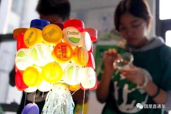 中新社发 根与芽 摄