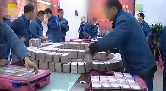 5亿红包当场发 人均5万元!这次任性的竟是一钢企