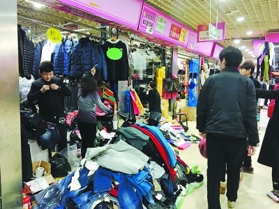 “动批”聚龙市场周四闭市楼上狂甩楼下退租