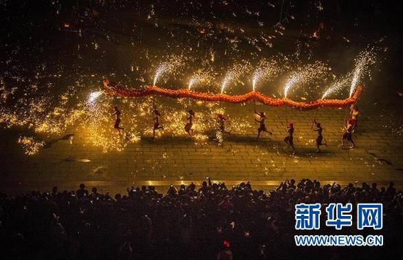 #（经济）（5）春节假期全国接待游客超3亿人次