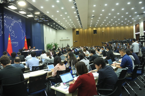 外交部介绍习近平主持金砖国家领导人厦门会晤等活动情况