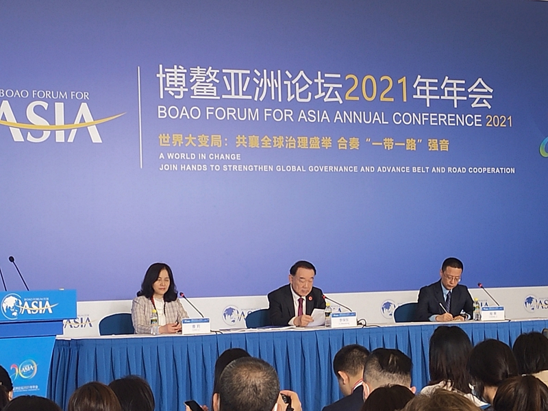 图为博鳌亚洲论坛2021年年会新闻发布会暨旗舰报告发布会现场2（中国证券报记者 杨洁摄）.jpg